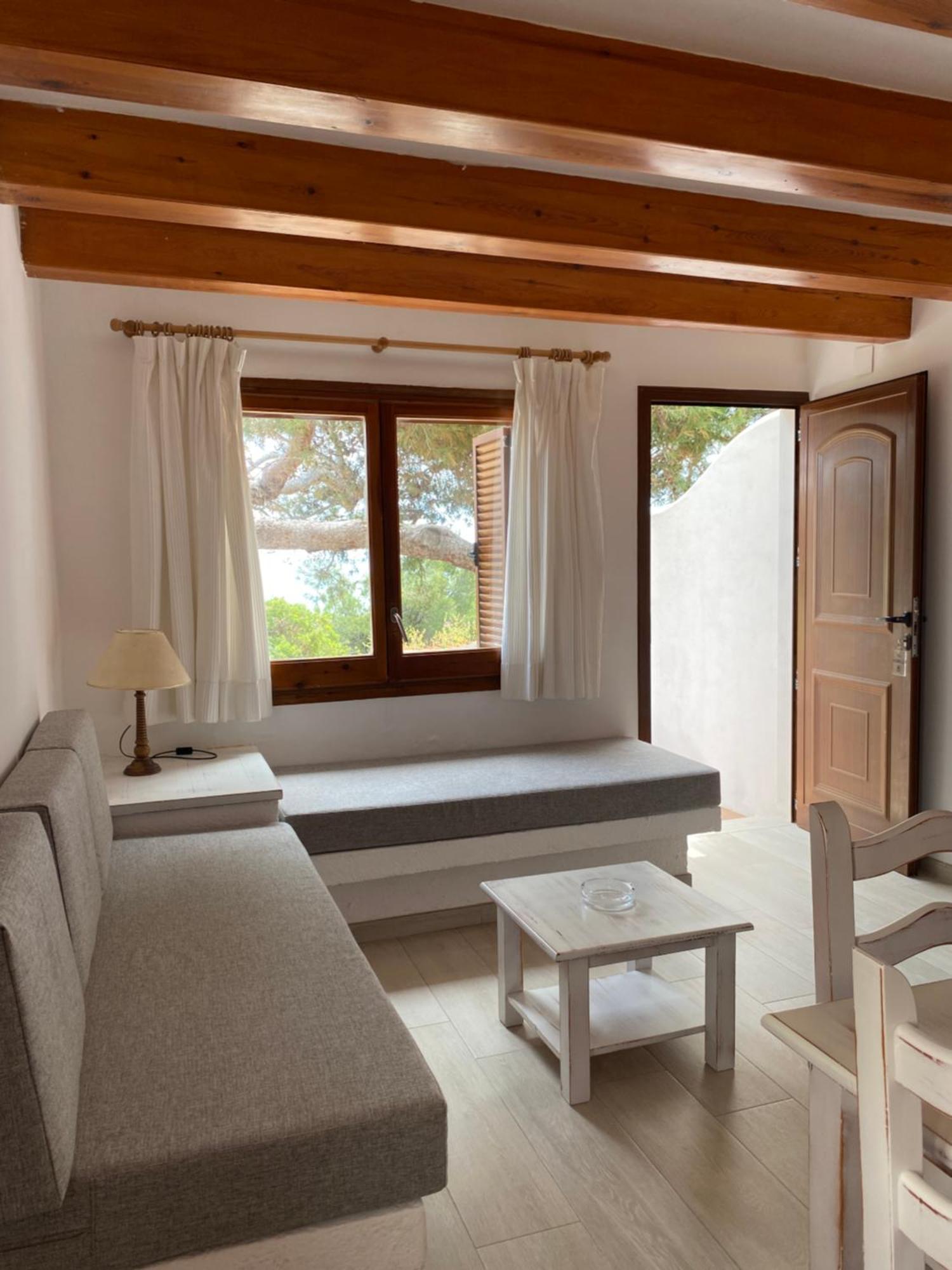Apartamentos Llorca Platja de l'Almadrava Exterior photo
