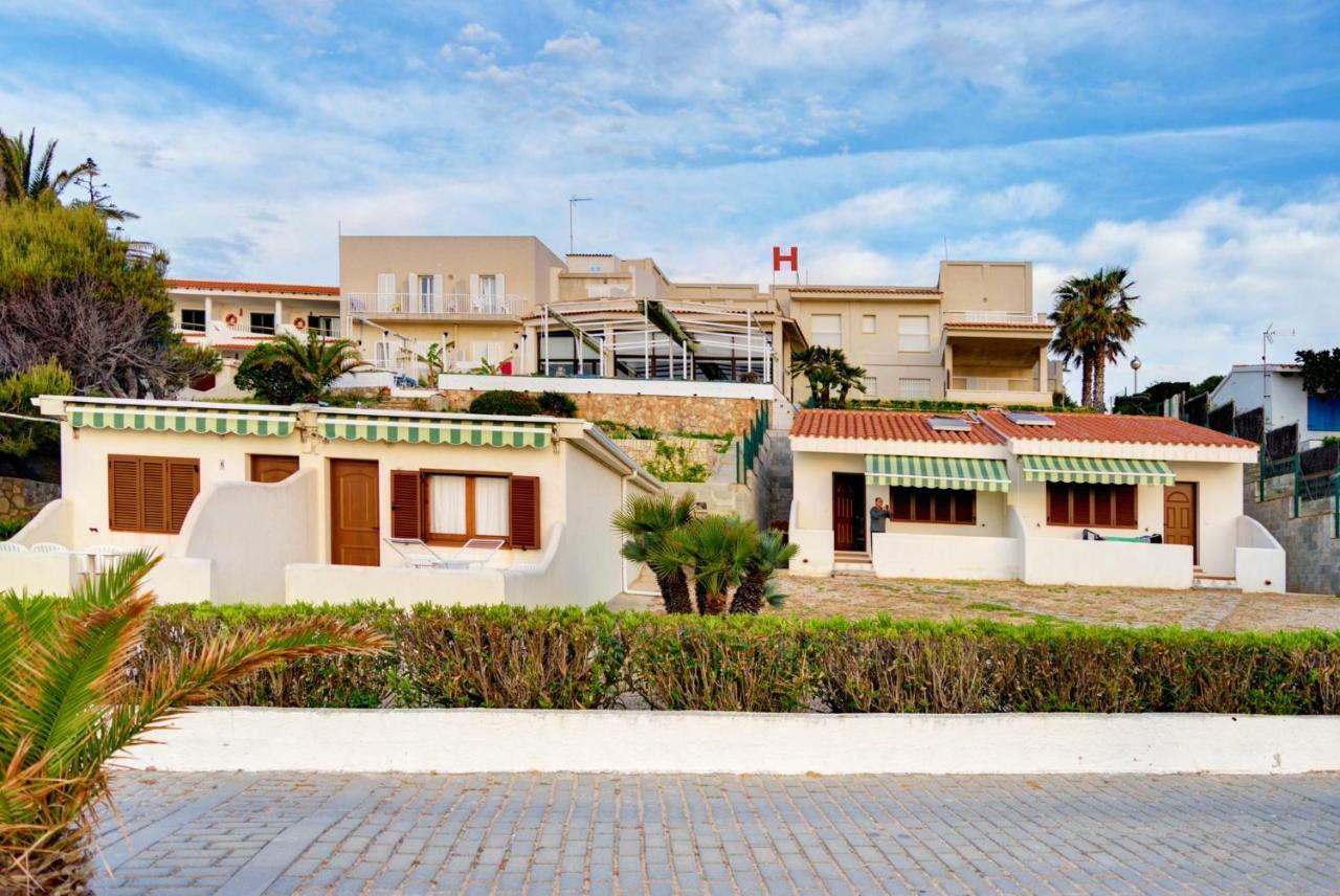 Apartamentos Llorca Platja de l'Almadrava Exterior photo