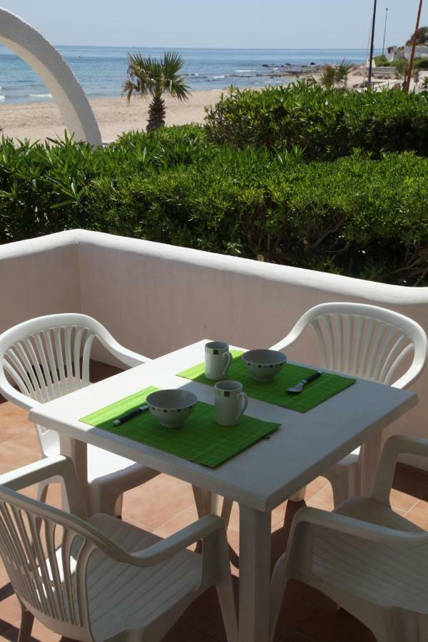 Apartamentos Llorca Platja de l'Almadrava Exterior photo